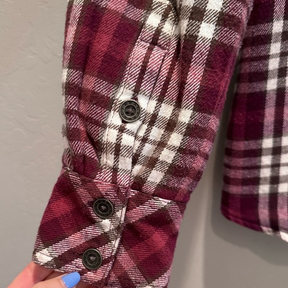 Ariat Women's Red Plaid Flannel Shacket Button Down Shirt Size Medium - Picture 13 of 13